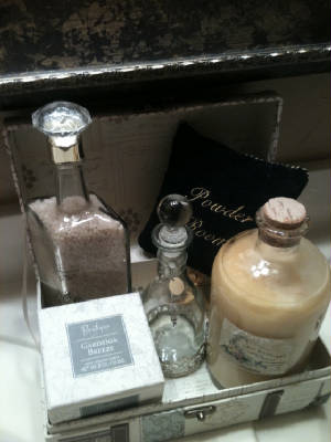 Shopping/vanityset1.JPG